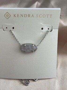 Kendra Scott necklace